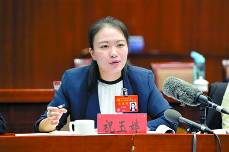 方便客户记住自己 10年保持盘头造型|普惠金融