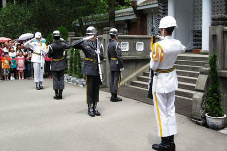 开始动手! 独派 提案成功冻结两蒋陵寝预算40万