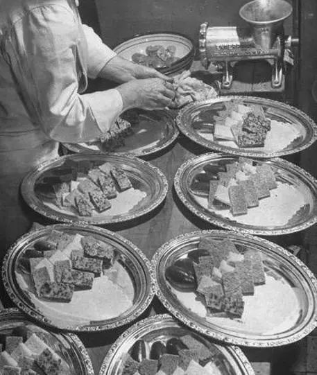 凭啥潜艇兵待遇超陆军3倍,连袜子都是特殊定制