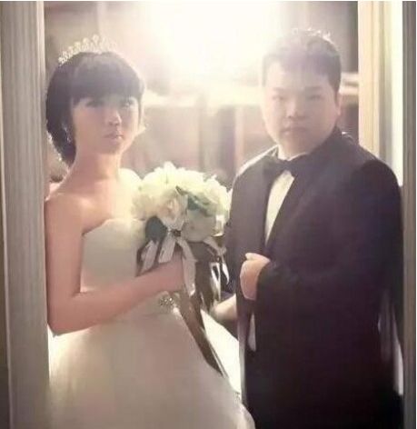 缘分天定！一对成都小夫妻，结婚5年了，刚发现18年前在青岛同过框…