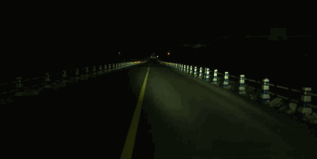 【零度下的坚守】雪夜凌晨 公交车勘路员摸黑勘查