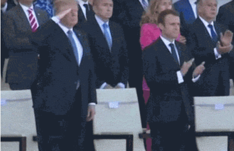 去年7月，特朗普出席法国国庆日阅兵