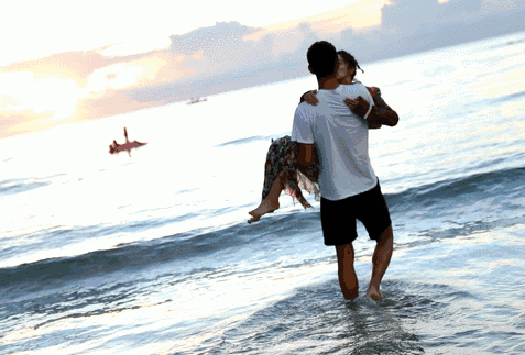 内涵搞笑:有什么事这么想不开,得用这么古老的方式去