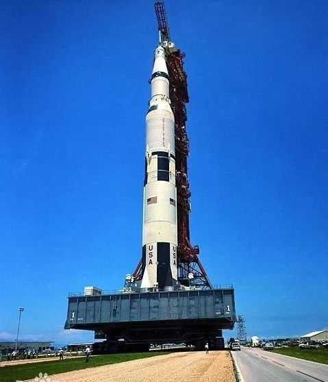 "土星5号"运载火箭
