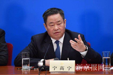 全国政协委员、中国中化集团有限公司党委书记、董事长宁高宁。新京报记者 陶冉 摄