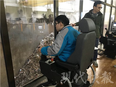 南京2\/3的生活垃圾从这里消失,变成砖块、水