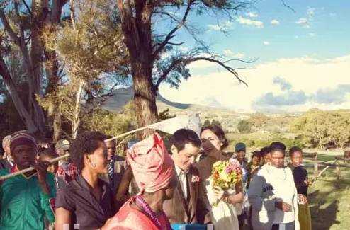 在南非一个土著族举办婚礼