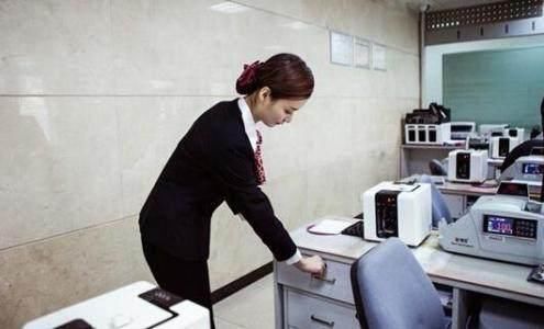 为什么越来越多的银行柜员辞职?员工的回复很