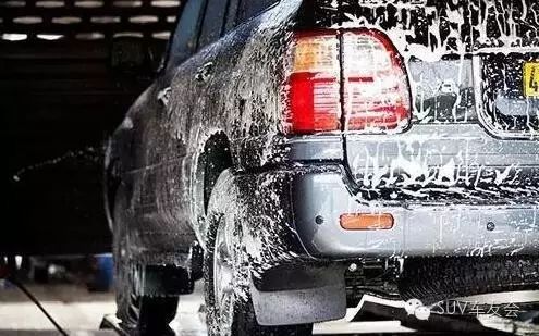 下雪后为什么一定要洗车？一不注意爱车报废！