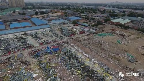 十八里店乡疏解小武基疏解文玩等批发市场。图片来源:京报网