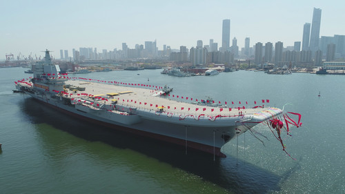 资料图片:中国第二艘航空母舰下水仪式在中国船舶重工集团公司大连造船厂举行(2017年4月26日摄)。新华社记者 李刚 摄