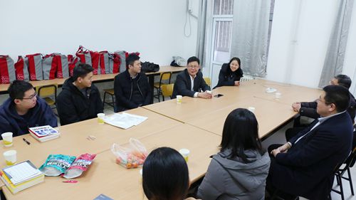 北京市教委领导来校慰问寒假留校同学