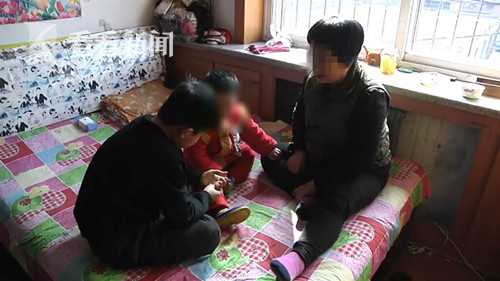 视频|熊孩子偷奶奶手机给游戏充值7000元 家人