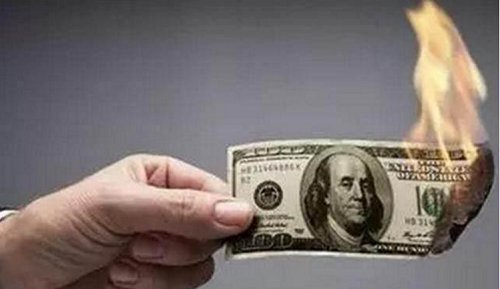 这个国家用人民币取代美元结算, 美国这下要慌