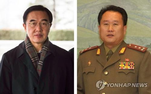 资料图片:韩朝高层会谈与会首席代表,作为韩国统一部长官赵明均,右为朝鲜祖国和平统一委员会委员长李善权。(图片来源:韩联社)