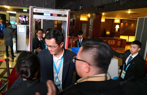 前方直击】互联网大会开幕前夜 马化腾丁磊张