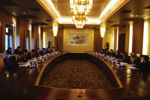 外交部副部长郑泽光同欧盟对外行动署副秘书长