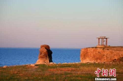 资料图:呼伦湖 张鹏 摄