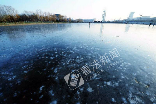 人民政协网:奥林匹克公园现“气泡湖”被疑水体污染 官方回应