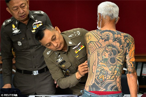 视频|山口组大佬藏泰国15年 误因纹身成网红终
