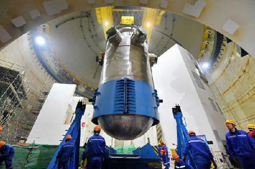 中核集团福清核电5号机组反应堆压力容器抱环拆解现场(1月28日摄)。 新华社