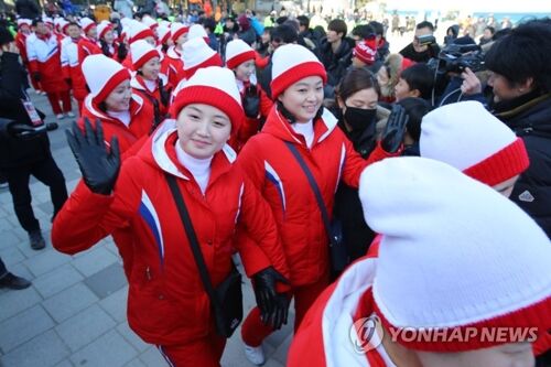 朝鲜冬奥拉拉队（图片来源：韩联社）