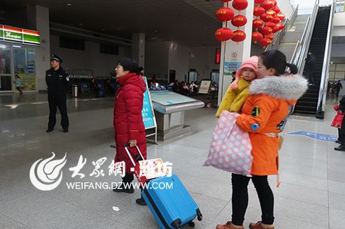 新春走基层:青州“80后”客运值班站长孙晓燕 一天一个半程马拉松