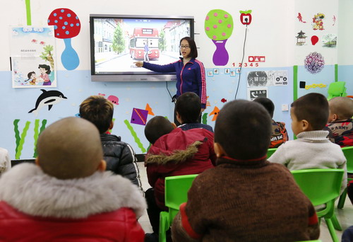 库车县:安全教育走进幼儿园