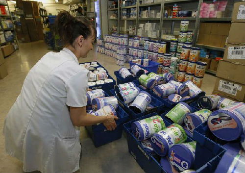 外媒:法国多品牌奶粉疑受沙门氏菌污染 已启动