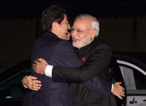  日本首相安倍晋三与印度总理莫迪。（资料图）