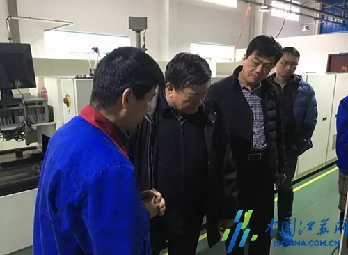国务院参事石定寰赴泰州经济开发区考察调研