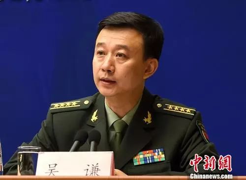 资料图：中国国防部新闻发言人吴谦。中新社记者 张勤 摄