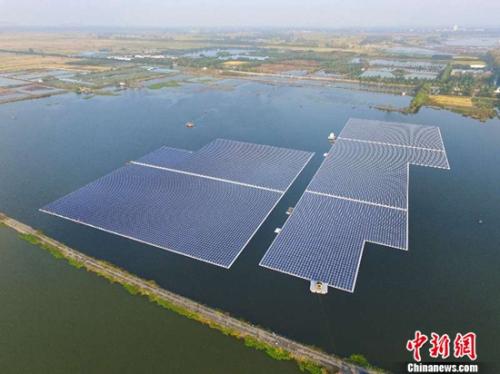 安徽淮南150兆瓦水面漂浮光伏项目并网发电|光