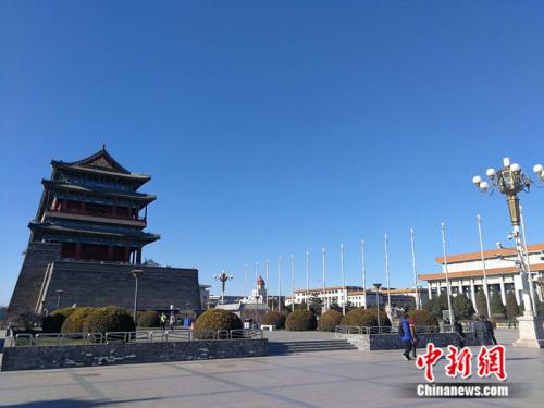 资料图:北京蓝天 中新网记者 张尼 摄