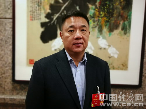 刘伟委员:利用人工智能技术治理城市交通拥堵