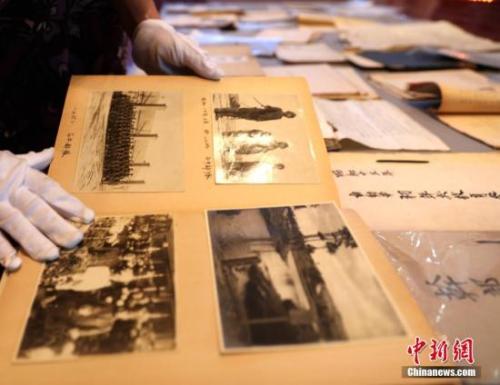 资料图:2017年8月18日,位于中国黑龙江省哈尔滨市的侵华日军第七三一部队罪证陈列馆,公开了一批七三一部队从事人体实验、细菌研制生产的最新证据。中新社记者 王舒 摄