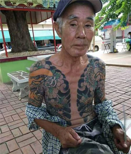 视频|山口组大佬藏泰国15年 误因纹身成网红终