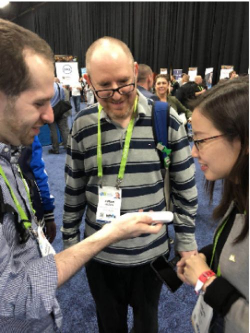 科大讯飞翻译产品和讯飞听见大秀CES2018 发