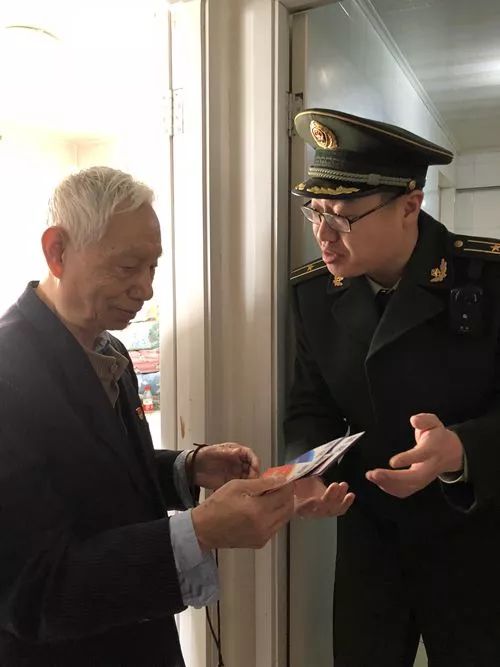 【 新春走基层】消防监督员坚守岗位十年 排查