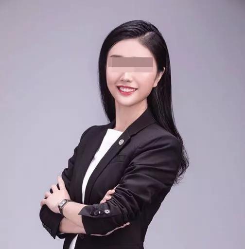 北大美女学生朋友圈炫富,签个美国签证扯出一