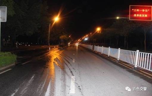 广西一女子心疼丈夫太累了,竟在车上帮他做这