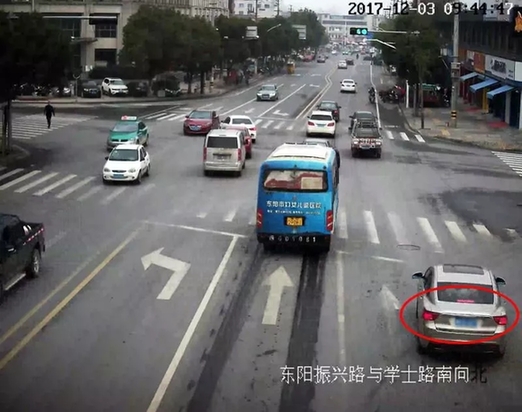 浙江12岁男孩驾车百余公里一路刮擦追尾，民警看监控追到人