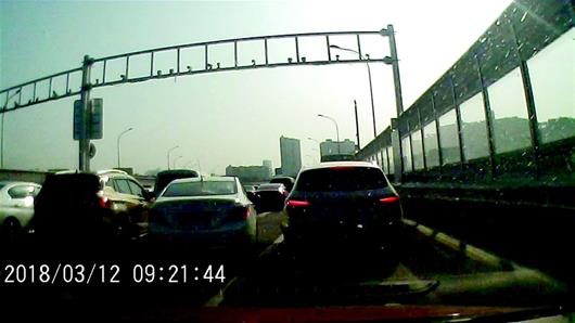 图文:长江大桥单双号限行能否松绑
