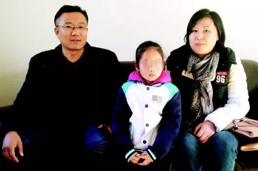 翻墙家访 ,救人老师崔金华成网红,女儿这么说…