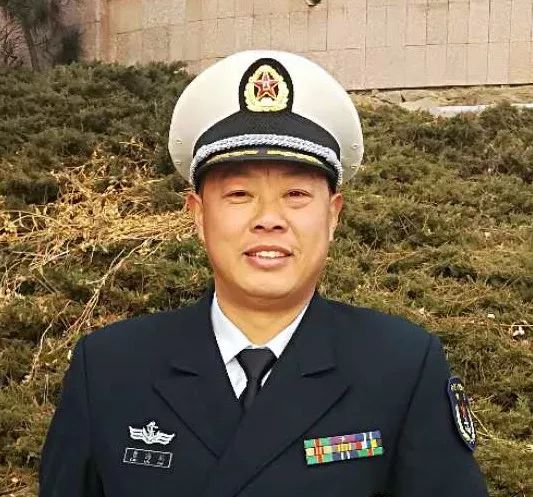 专访冒死跳海救人的海军中校,那10分钟究竟发生了什么