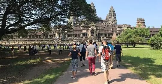 ▲中国游客推动了柬埔寨旅游业的迅速发展。(CNBC网站)
