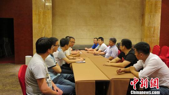 大连税警双方现场布置会。 陈佑任 摄 大连税警双方现场布置会。 陈佑任 摄