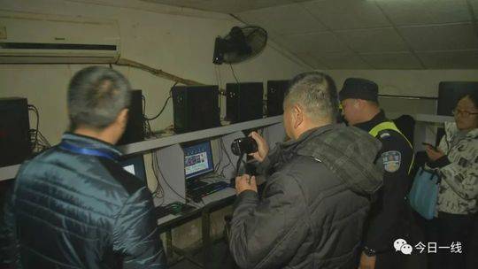 黑网吧容留未成年人 电脑中暗藏300G色情电影(图)