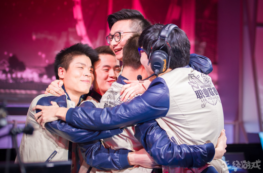 年UZI、五五开就是靠这波反击一战成名 电竞史