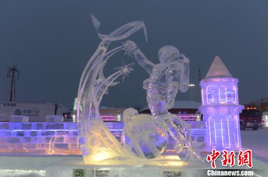 俄选手雕刻《王者荣耀》角色在国际冰雕赛获奖